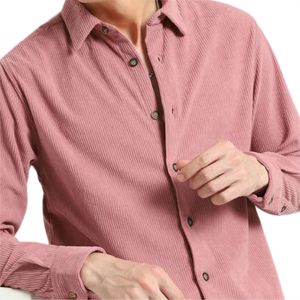 Chemise en velours côtelé Slim Fit pour homme Look sur mesure avec tissu de qualité supérieure pour un style pointu et confortable - Product Image 5