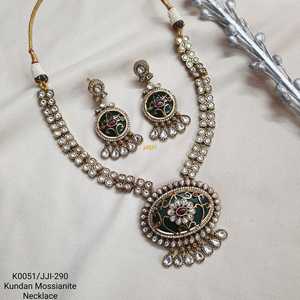 À la mode pierre verte Moissanite Kundan pendentif collier ensemble plaqué or titane acier inoxydable chrétien coeur forme motif - Product Image 6