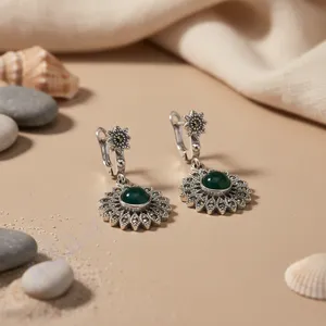 Pendientes de Plata de Ley 925 con Diseño Floral y Piedra Verde para Mujer, Accesorio de Moda - Product Image 2