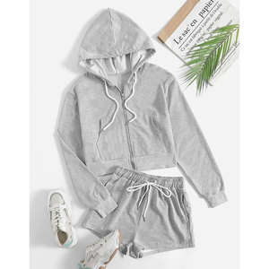 Conjunto de Sudadera Corta y Pantalones Cortos de Invierno para Mujer al por Mayor, 100% Algodón, Sudadera Corta con Logotipo Personalizado y Pantalones Cortos - Product Image 1