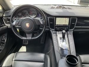 Offre exceptionnelle : Porsche Panamera d'occasion 2016, propre et prête à être expédiée - Product Image 4