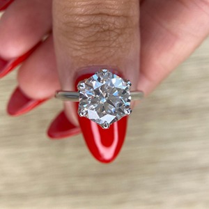 Anillo de Compromiso de Lujo con Diamante Cultivado en Laboratorio de Corte Redondo de 5.25 Quilates, Halo Oculto, Oro Blanco de 18K, Certificado IGI, Claridad F VVS1 VVS2 - Product Image 4