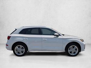 Audi Q5 Híbrido Enchufable 2025 Seminuevo Premium S Line 55 TFSI AWD SUV con Monitoreo de Punto Ciego - Product Image 6