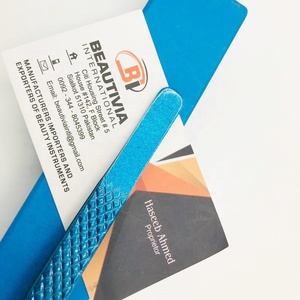 Pinzas de pestañas de 90 grados de brillo azul, herramienta de belleza de acero inoxidable sostenible puntiaguda para extensiones de pestañas de etiqueta privada - Product Image 3