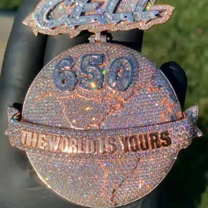 Colgante Hip Hop de Plata de Ley con Moissanita de 30 Quilates Chapado en Oro Personalizado, CELL 650, El Mundo Es Tuyo, Joyería de Lujo Completamente Engastada - Product Image 6