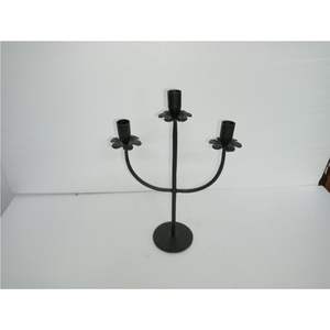 Bougeoir en métal noir à tige torsadée minimaliste, bougeoir vintage décoratif pour bougies coniques, élégant pour la salle à manger - Product Image 4