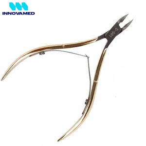 Pince à cuticules russe en acier inoxydable, couleur dorée personnalisée, poignée antidérapante, ouverture large, lame tranchante pour le soin des ongles des pieds - Product Image 3