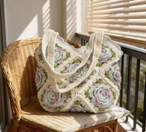 Bolso de Ganchillo para Mujer, Diseño de Rosas, Primavera-Verano, con Espacio para Teléfono Móvil, Patrón Decorativo de Naturaleza Muerta - Product Image 6