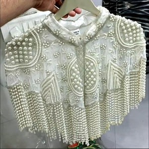 Robe de soirée élégante antistatique pour femmes avec cape à paillettes, design sirène et magnifique broderie de perles, motif imprimé - Product Image 4