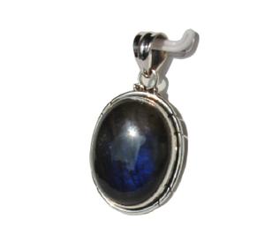 Venta al por mayor de gemas Rudra: Colgantes de labradorita de plata de ley 925 con engaste de bisel, rodio y diseño bohemio hecho a mano para mujer. - Product Image 3