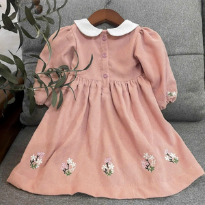 Vestido de lino suave hecho a mano para niñas pequeñas, estilo informal para el primer cumpleaños de niños pequeños, OEM hecho en Vietnam - Product Image 1
