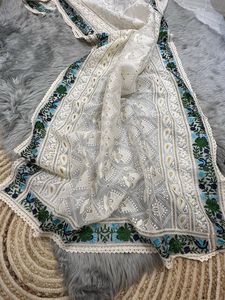 Saree en soie organza pure de créateur Broderie de style pakistanais moderne Tenue de fête de mariage traditionnelle de haute qualité Fonctions formelles - Product Image 3