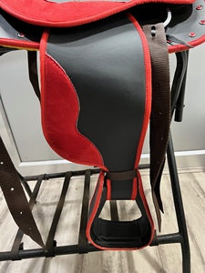 Selle de cheval de saut en cuir indien, équipement de course de chevaux disponible à l'exportation - Product Image 4