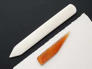 Best Quality 6-Inch Buffalo Natural Bone <b>Knife</b> Folder <b>Carved</b> Technique for Papercraft Tool Ox Bone Folder for Cutting Paper - Product Image 4