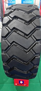ขายตรงจากโรงงาน: ยางรถจักรกลวิศวกรรมขนาด 23.5-25 (รถตัก/รถขุด) — ลายดอกยางกว้าง — มีสินค้าขายส่งจำนวนมาก - Product Image 3