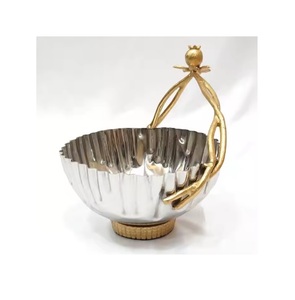 Couleur argentée en aluminium de qualité supérieure attrayante avec bol de service de nourriture de finition de texture faite à la main avec la base de support - Product Image 4