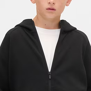 Sudadera con Capucha para Niños para Clima Frío, Estilo Sólido con Diseño de Logotipo Personalizable para un Look Moderno y Elegante con Mangas Completas y Cremallera - Product Image 2