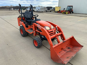 Nuevo Mini Tractor Kubota de 27 HP, Motor de 2600 RPM, 4x4, Mini Tractor de Jardín Kubota BX23S con Cargador Diésel 4x4, Retroexcavadora, Cortadora de Césped y Ruedas - Product Image 3