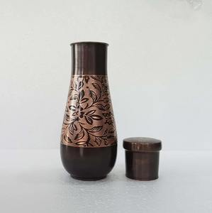 Bouteille d'eau en cuivre pur écologique pour une vie durable et une routine d'hydratation inspirée de l'Ayurveda - Product Image 1