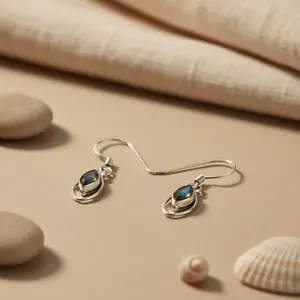 Boucles d'oreilles pendantes/chandelier en argent sterling 925 avec placage or, style mignon, pierre labradorite et perle pour femmes - Product Image 3