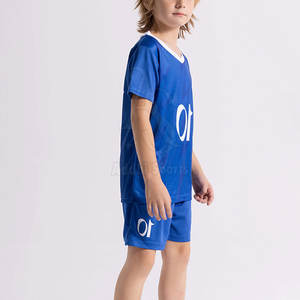 Conjunto de uniforme de fútbol para niños con Jersey y pantalones cortos para práctica de equipo y actividades deportivas escolares uniforme de fútbol para niños - Product Image 2