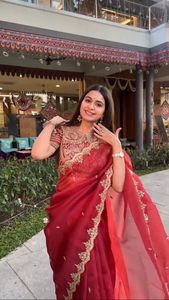 Hermoso Sari de diseñador con trabajo de hilo y secuencia - Product Image 5