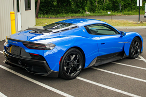 Maserati MC20 Plus 2022 en excellent état, sans accident, conduite à gauche/droite - Product Image 1