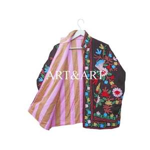 Chaqueta Suzani India Hecha a Mano para Mujer, Ecológica, Transpirable, 100% Terciopelo, Bordado Floral Suzani, Regalo Perfecto para Mujer - Product Image 4