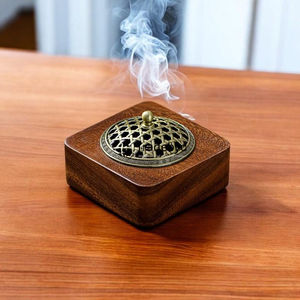 Tradebyd Brûleur décoratif en bois Bakhoor Porte-encens arabe pour les mariages et les cadeaux du Ramadan - Product Image 1