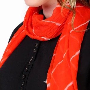 Vente en gros de lot de foulards en mousseline multicolore Dupattasperfect Cadeau de retour de mariage ou accessoire ethnique Foulards Tie Dye Lahariy - Product Image 5