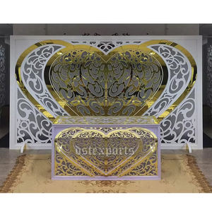 Panel Metálico en Forma de Corazón para Fondo de Boda, Soportes para Fondo de Boda al por Mayor, Elegante Fondo Metálico Cortado con Láser para Eventos de Boda en el Reino Unido - Product Image 1