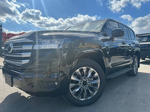 CLEAN USED 2024 pour 300 VXR 3.5P Turbo Diesel R20 Conduite à gauche Intérieur foncé Sièges en cuir Toit ouvrant automatique - Product Image 2