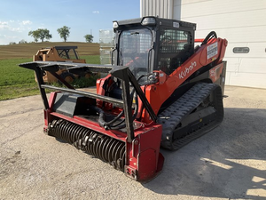 Chargeuse compacte sur chenilles Kubota SVL97-3 Diesel Rouge Haute Efficacité pour la Construction à vendre - Product Image 2