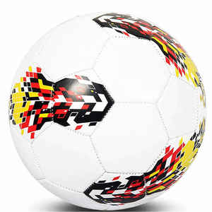 Ballon de football de sport de taille 3 pour l'extérieur, design optimal, cousu à la main, logo personnalisé, impression sportive, cuir pakistanais - Product Image 4