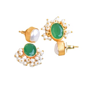 Pendientes Elegantes de una Sola Gota con Piedra Preciosa, Chapados en Oro Pulido y Joyería de Calidad Artesanal - Product Image 3