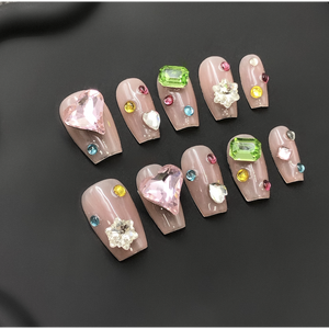 Uñas acrílicas de lujo de ataúd corto con patrón cuadrado de diamantes, pegamento incluido para realce del estilo de las uñas. - Product Image 4