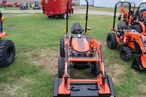 ราคาโรงงาน รถแทรกเตอร์ Bad Boyy 1025H ขับเคลื่อน 4 ล้อ สำหรับใช้งานในฟาร์มและสวน, ราคาแทรกเตอร์ขนาดเล็กมือสองสำหรับใช้งานในฟาร์ม - Product Image 5