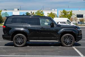 favorito de los clientes: Lexus GX 550 Premium+ 2024, motor Turbo V6 de 349 hp, tracción en las cuatro ruedas - Product Image 6