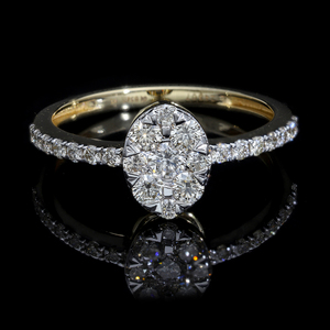 Anillo de mujer de diamante natural chapado en rodio de oro de 14 quilates, diseño de racimo ovalado con diamantes de corte redondo brillantes 0.68CTW florales - Product Image 1