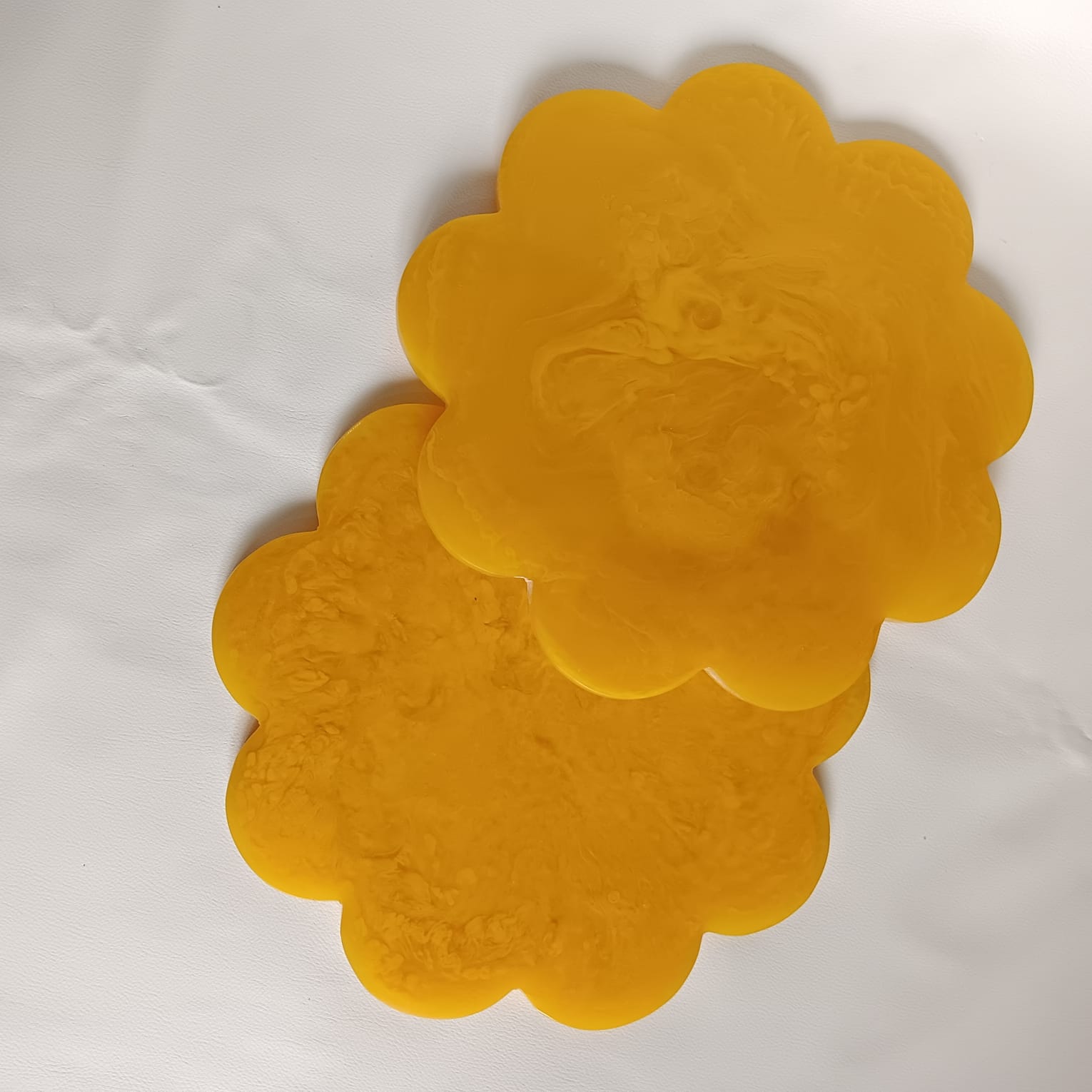 สีเหลือง