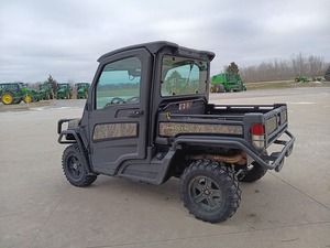 Tracteur à roues John Deere XUV835R 70 CV à transmission par engrenages avec moteur, boîte de vitesses et pompe – Modèle 2018 - Product Image 2