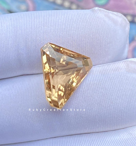 Cuarzo Cerveza de 10 Quilates de Primera Calidad, Corte Trillón Dorado, Cuarzo Suelto Facetado, Excelente Corte para Joyería - Product Image 3