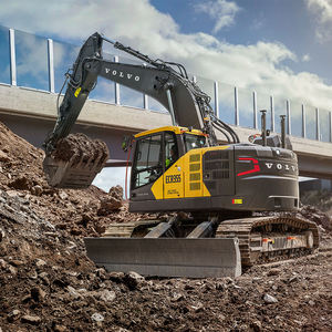 MACHINE DE CONSTRUCTION COMPACTE VOLVO EC200D 20 TONNES avec BENNE DE 0,8 m - Product Image 1