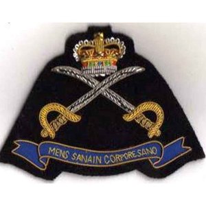 เสื้อเบลเซอร์แขนยาวปักลายด้วยมือตราสัญลักษณ์ครอบครัว - Product Image 6