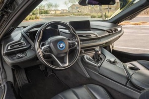 VOITURE ÉLECTRIQUE EXTRÊMEMENT PROPRE 2017 BM-W I8 COUPÉ INSPECTÉE HYBRIDE RECHARGEABLE 357 CV PRÊTE À ÊTRE EXPÉDIÉE - Product Image 4