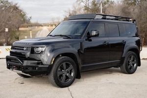 Land Rover Defender 110 V8 Supercharged V 2024 Usado en Buenas Condiciones - Product Image 2
