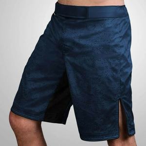 Gran oferta de pantalones cortos MMA para entrenamiento de Muay Thai Grappling, Color negro liso, logotipo personalizado, nueva ropa de artes marciales, pantalones cortos de entrenamiento - Product Image 3