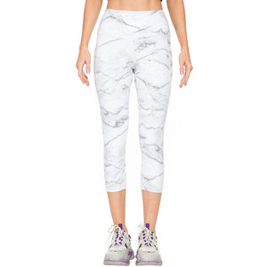 Diseño personalizado de las mujeres de peso ligero de cintura alta Yoga Capri Legging Patrón sólido-Capri Legging para las mujeres - Product Image 1