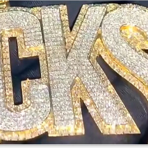 Pendentifs fins et breloques hip-hop élégants en argent sterling 925 en or 14 carats pour hommes Nouveau style glacé Moissanite Pierre principale Cadeau parfait - Product Image 3