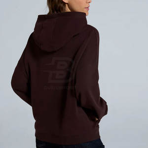 Vente en gros OEM Service Sweats à capuche chauds d'hiver pour femmes dernière conception avec col à capuche Logo avant Style décontracté Fabriqué au Pakistan - Product Image 3